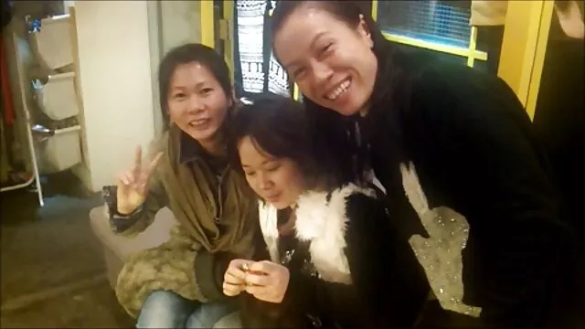 泰国女朋友非常多 性爱日本巴士
